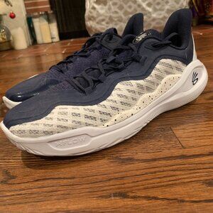 UA Unisex Curry 11 Team basketball shoes